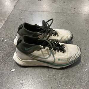 Nike Gore-Tex Running Shoes